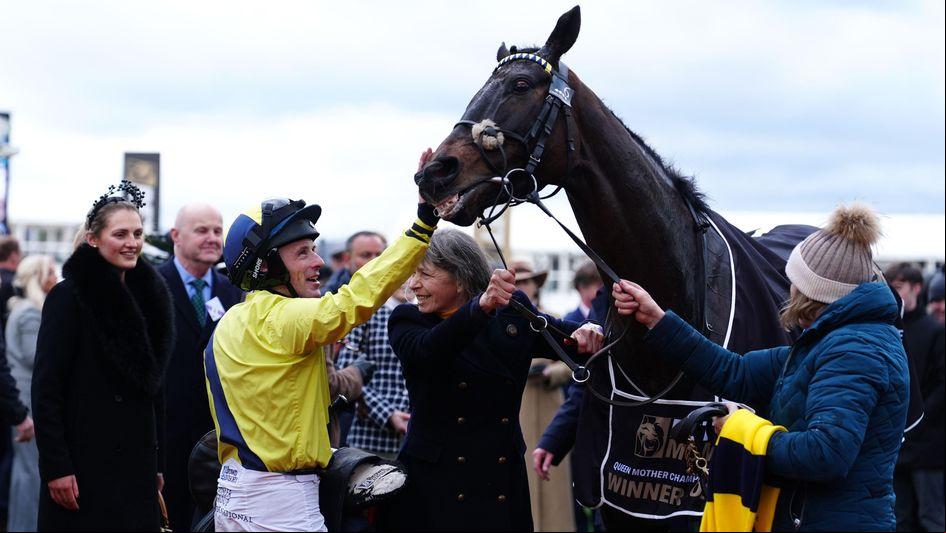 Marine Nationale gets a pat from Sean Flanagan