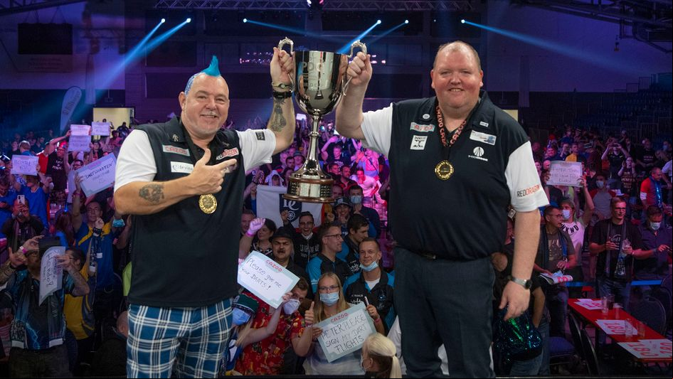 John Henderson and Peter Wright win the World Cup of Darts (Picture: Lawrence Lustig/PDC)