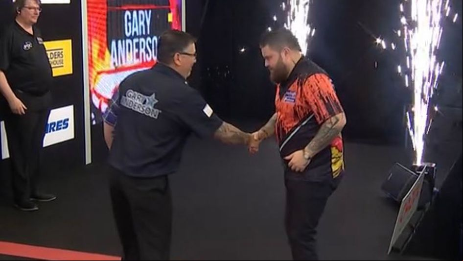 Gary Anderson beat Michael Smith