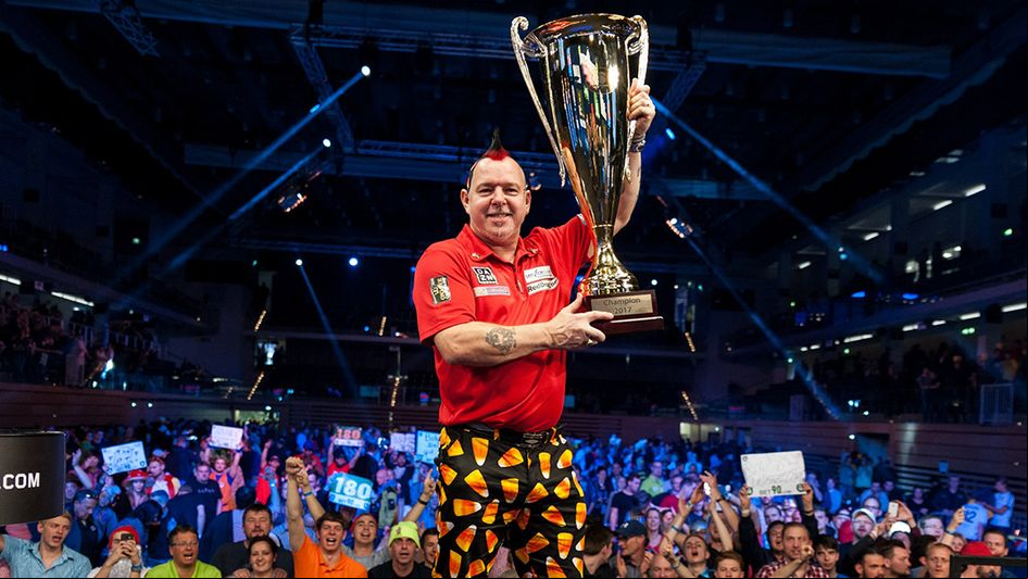 Peter Wright wins the German Darts Masters (Picture by Kelly Deckers)